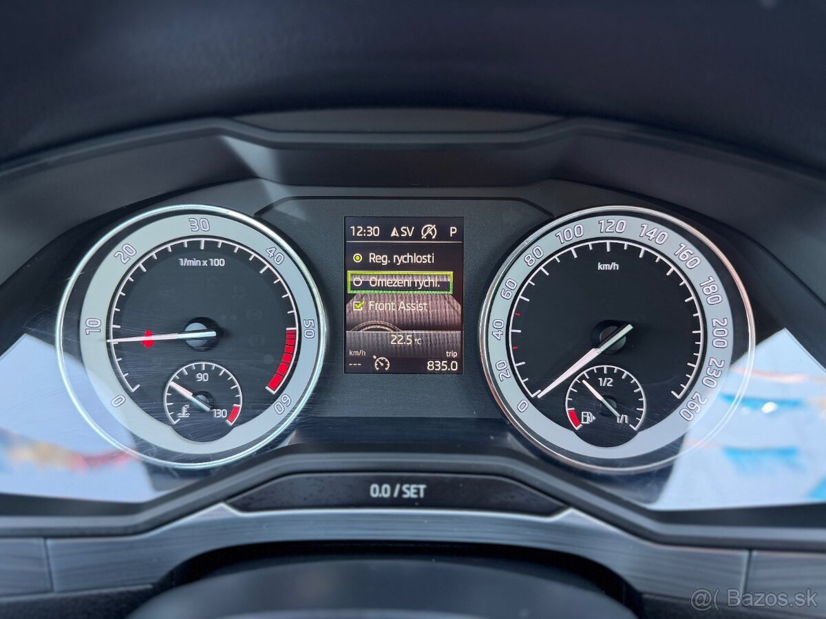 Škoda Superb Combi 2.0 TDI SCR Ambition DSG - 18