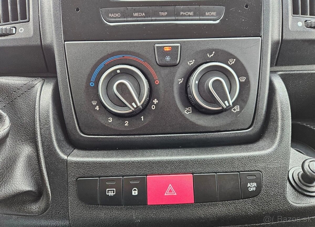 Peugeot Boxer 2.2 HDi 165 koni 8 paletovy kontajner rok 2021 - 18