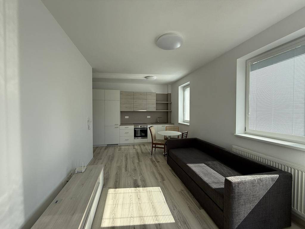 Nové zariadené 1iz., 2izb., 3izb. priestory s predzáhradkami - 18