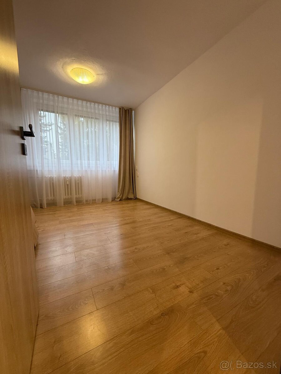 4i byt |balkón+loggia| NEZARIADENÝ | centrum Predmestská - 18