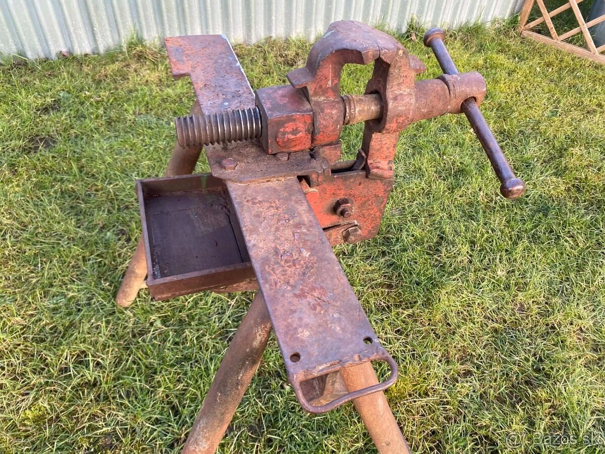 Kováčsky zverák - 18