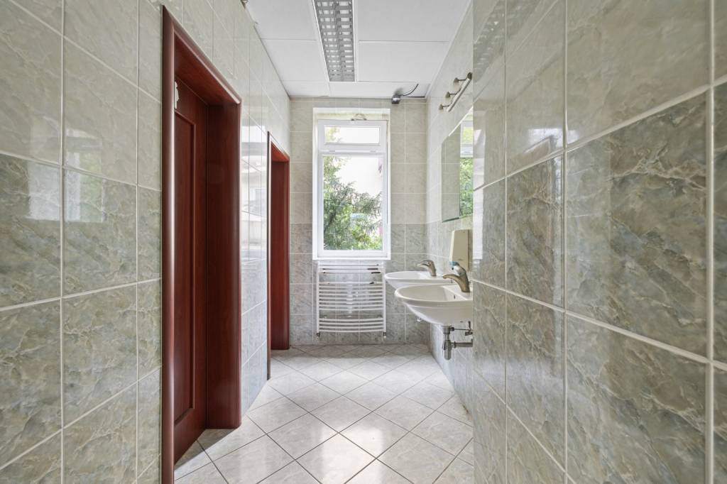 BabonyTRE I AKTUÁLNE_PREDAJ_FUNKČNÁ budova blízko Horského p - 18