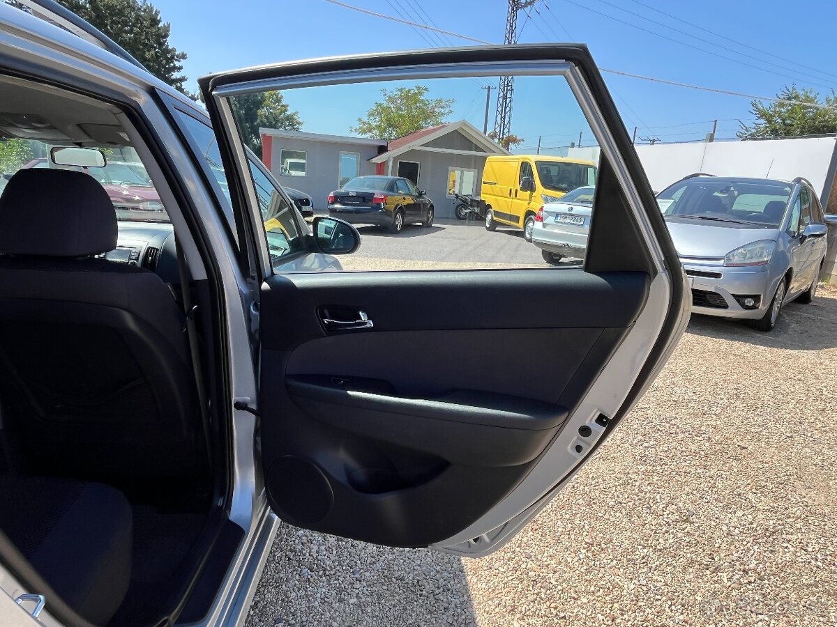 Hyundai i30, 1.6CRDi 66kw - 18