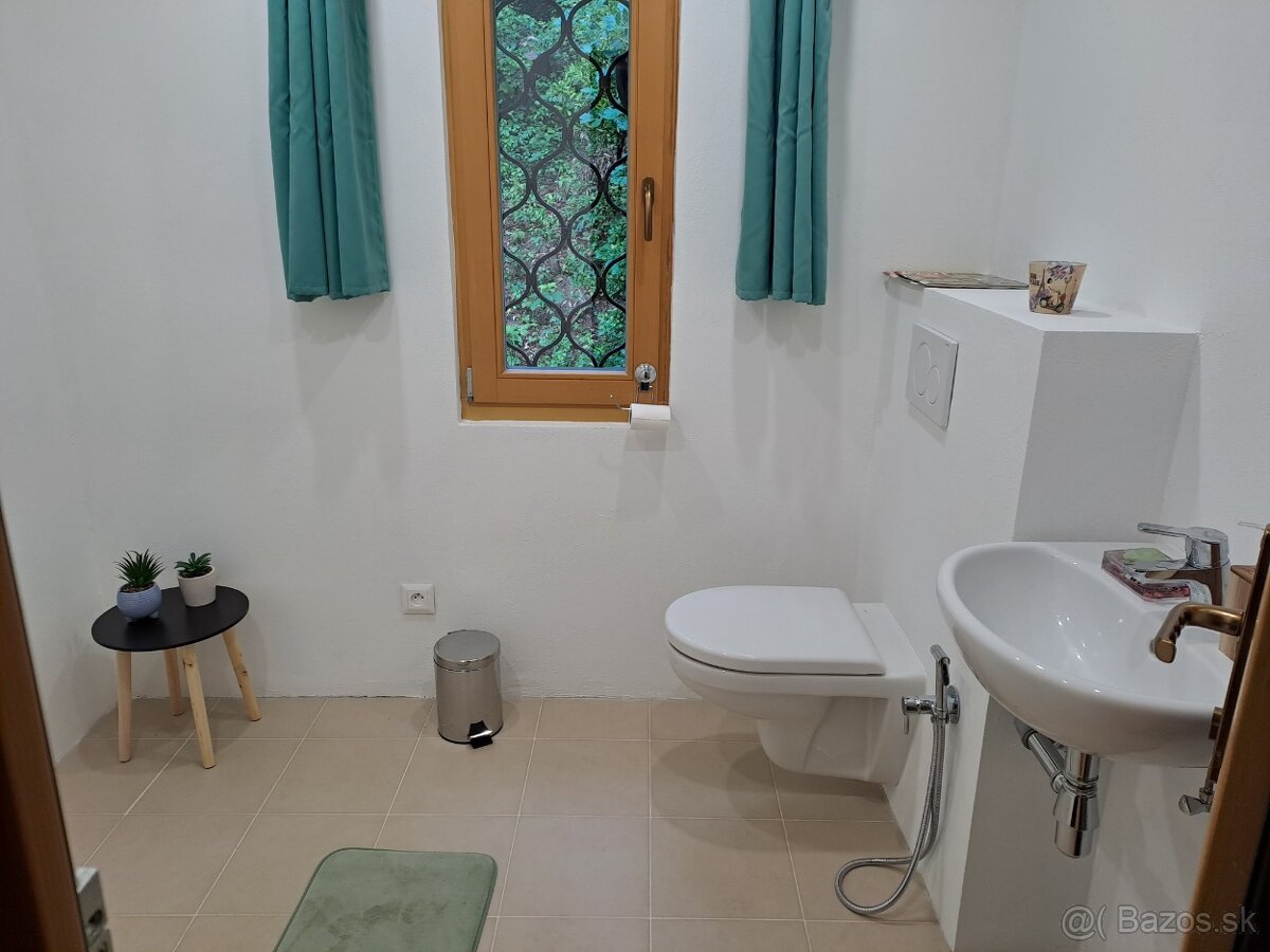 Na predaj 3-podlažná chata 390 m², Striebornica - 18