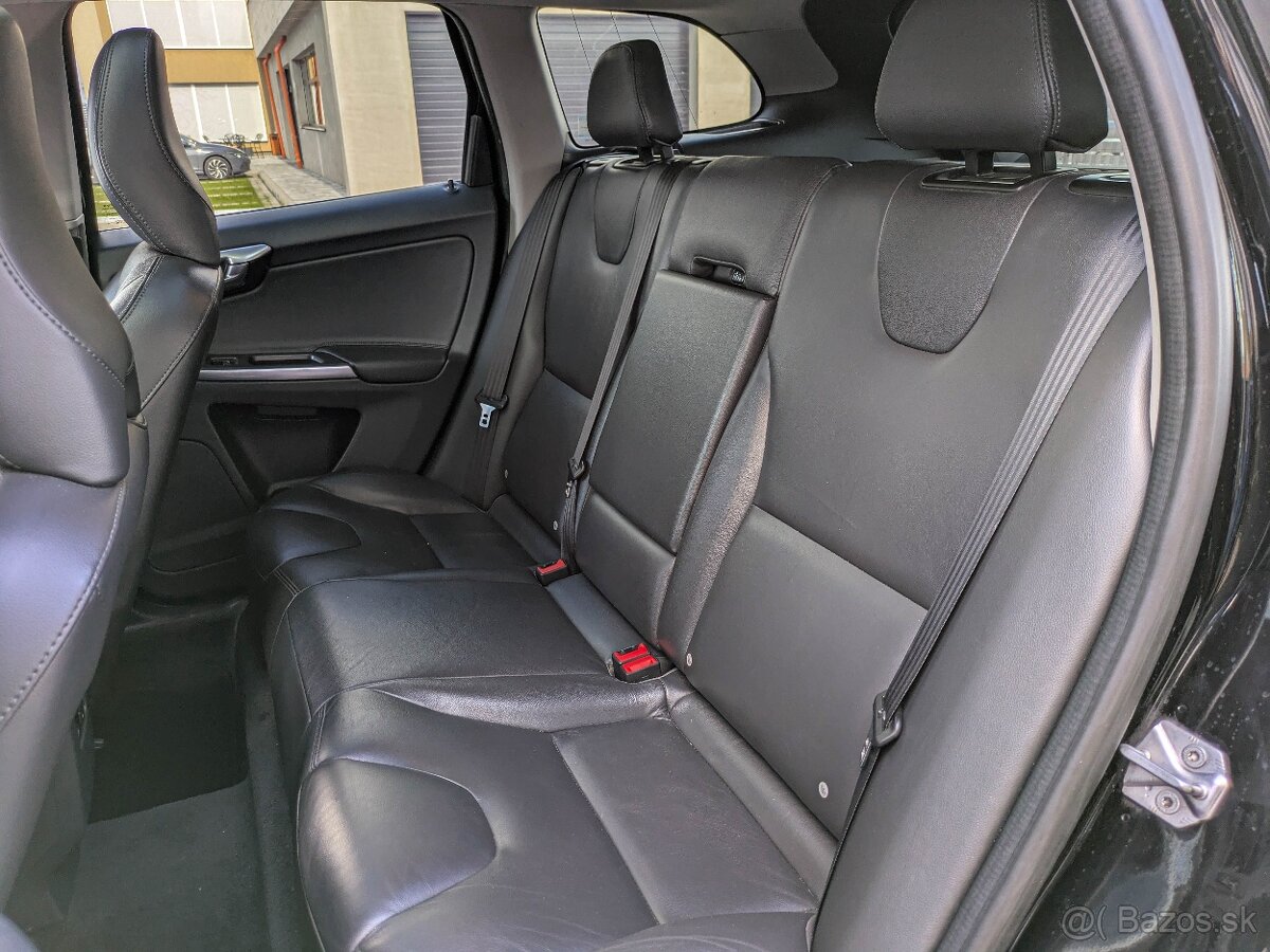 Volvo XC60 D4 2.4L Summum Geartronic AWD, 140kW, AT6 - 18