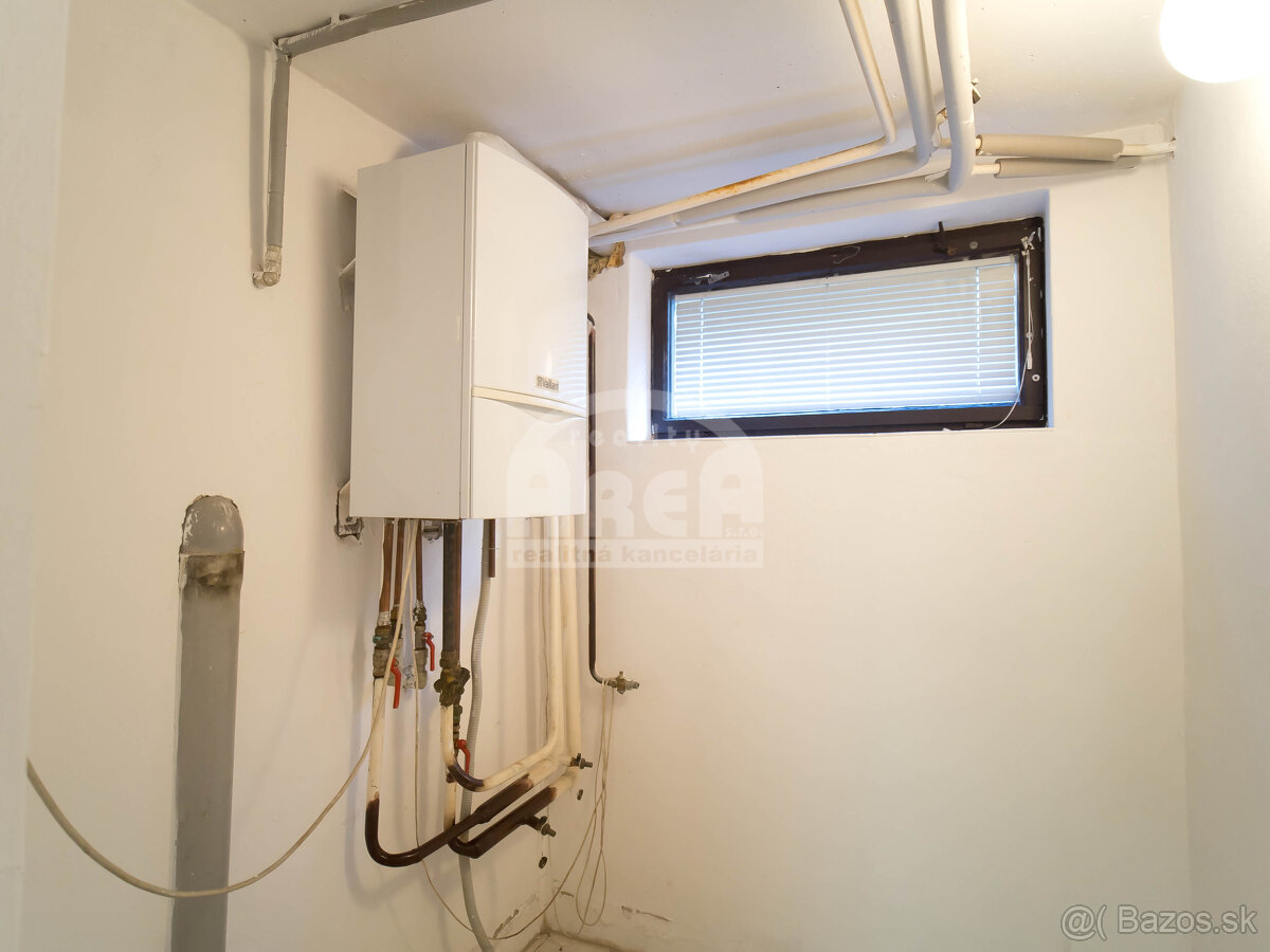 Dvojpodlažný rodinný dom v skvelej lokalite mesta Michalovce - 18