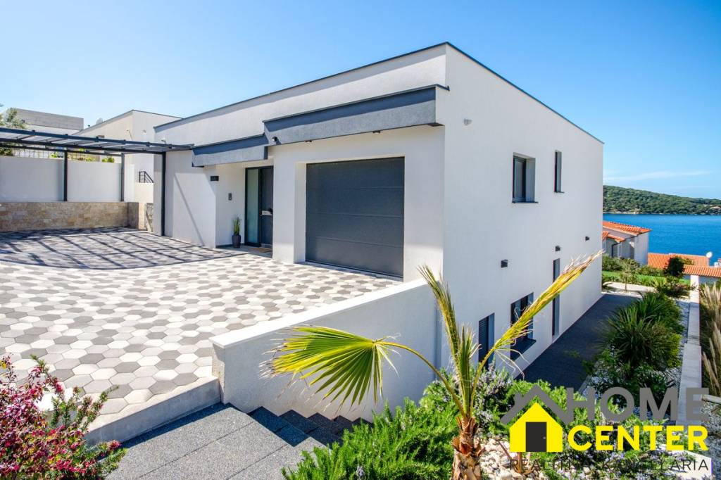 NA PREDAJ novopostavená vila s bazénom /280 m² / Dalmátsko, - 18