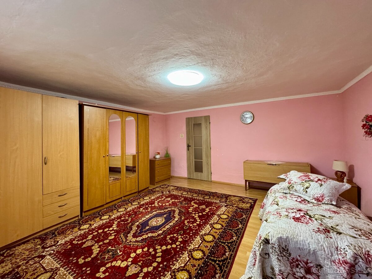 Priestranný dom s veľkým pozemkom – Nižná Hutka - 18