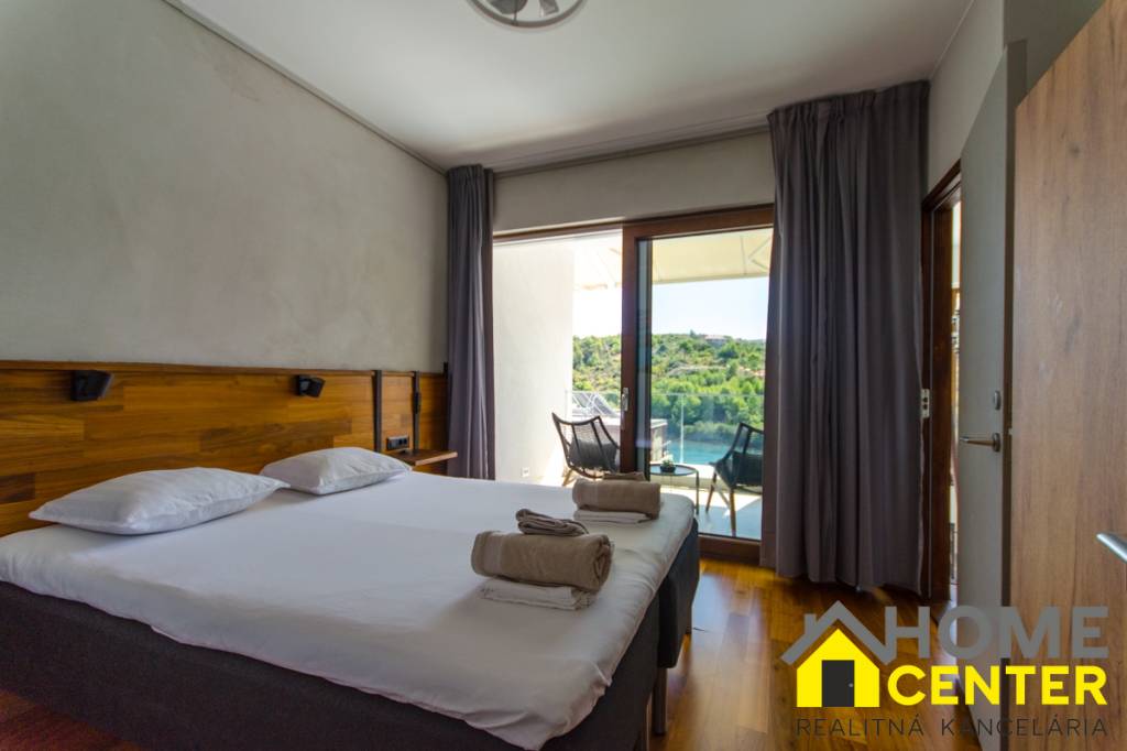 NA PREDAJ prekrásny novopostavený dom / 494 m²/ ostrov Brač, - 18