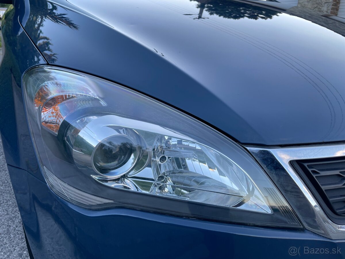 Kia Ceed SW 1.4 CVVT, 2011, 1. Majiteľ - 18