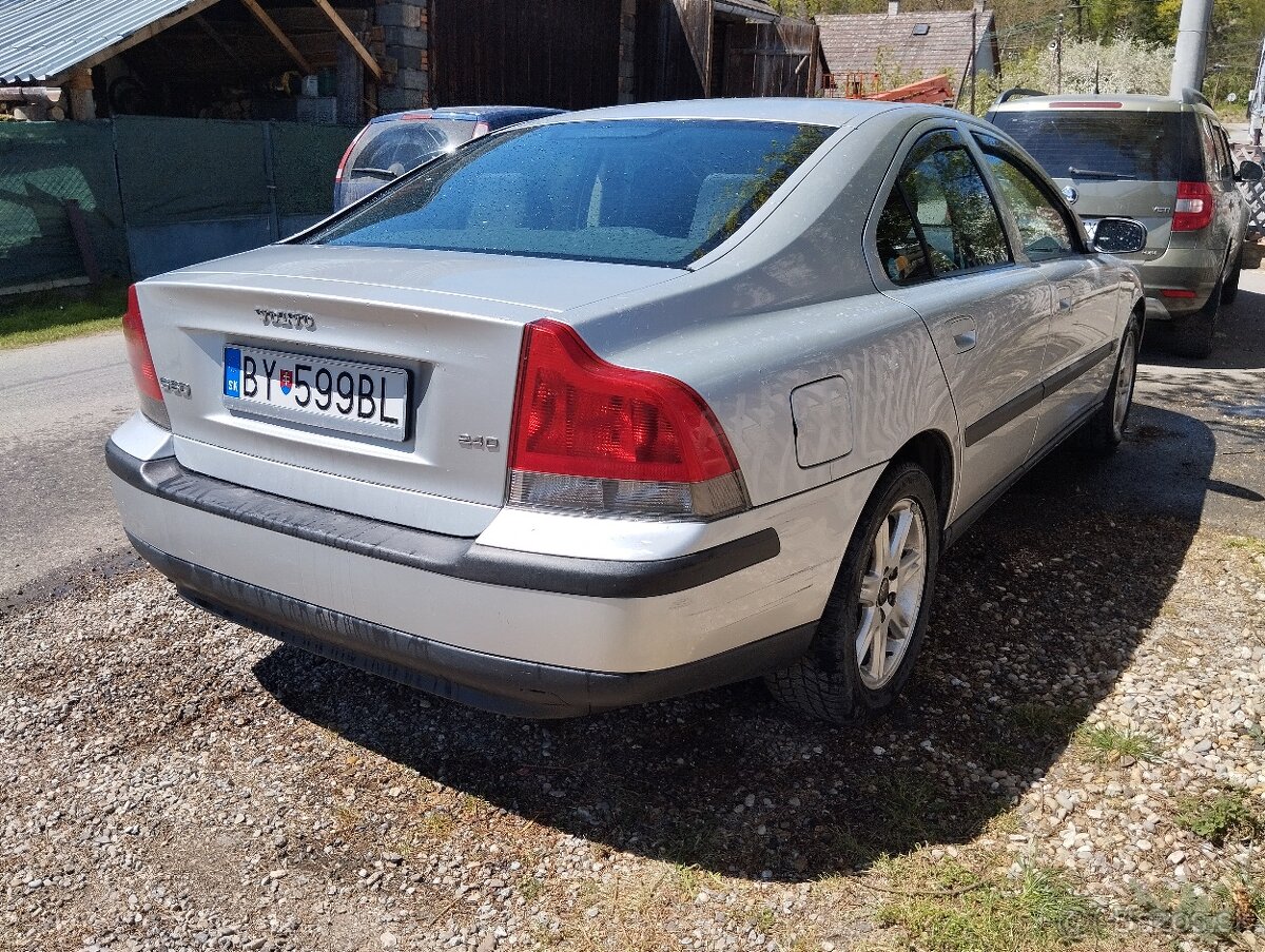 VOLVO S60 2,4D 2001 5-st. manuál - 18