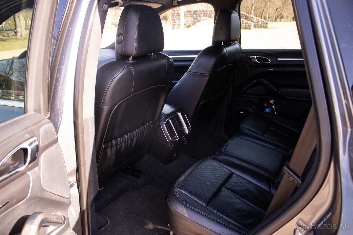 Porsche Cayenne S 4,2 V8 281 kW - 18