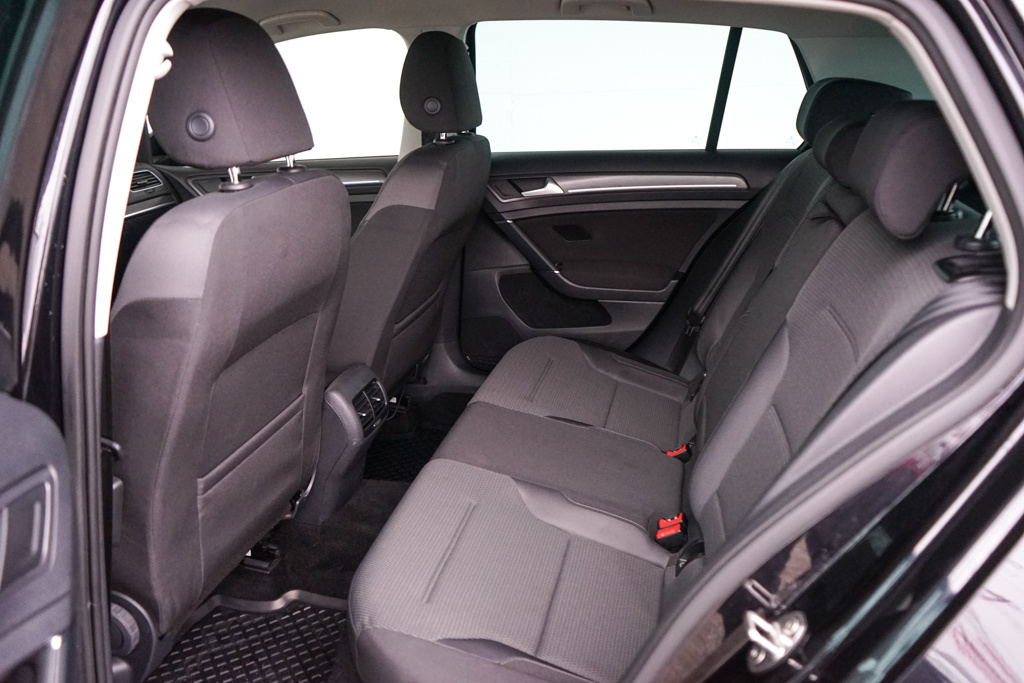 28- VOLKSWAGEN Golf, 2018, elektrina, 100 kW - 18