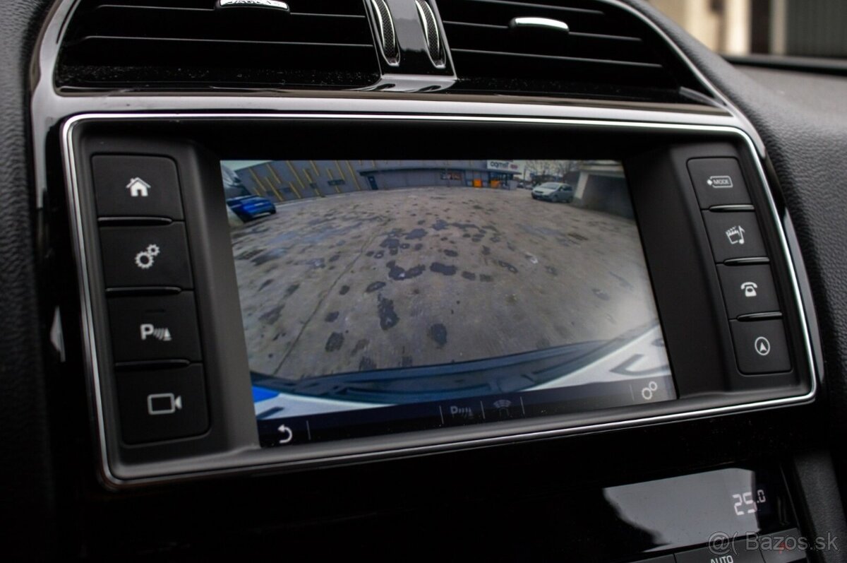 Jaguar F-Pace 2.0D 132kw 4x4 AT/8 2018 - 18