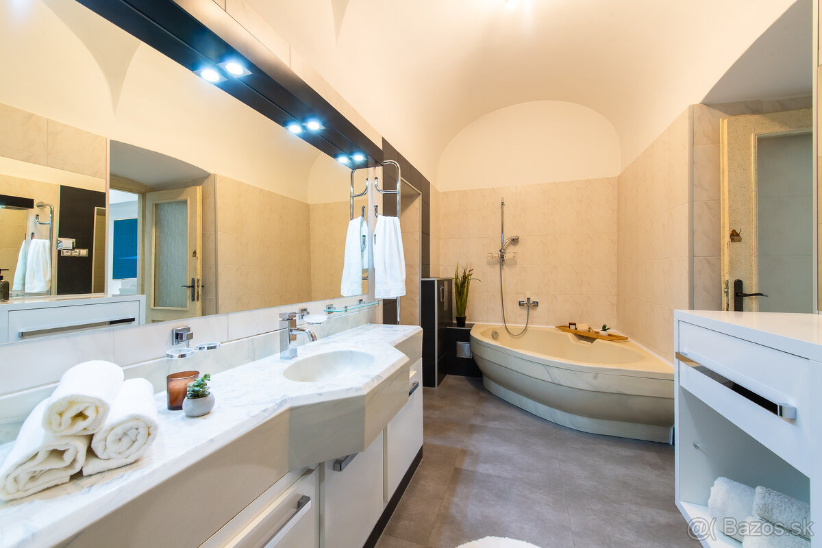 Na predaj 2 izbový byt, centrum - Košice, Hlavná - 18