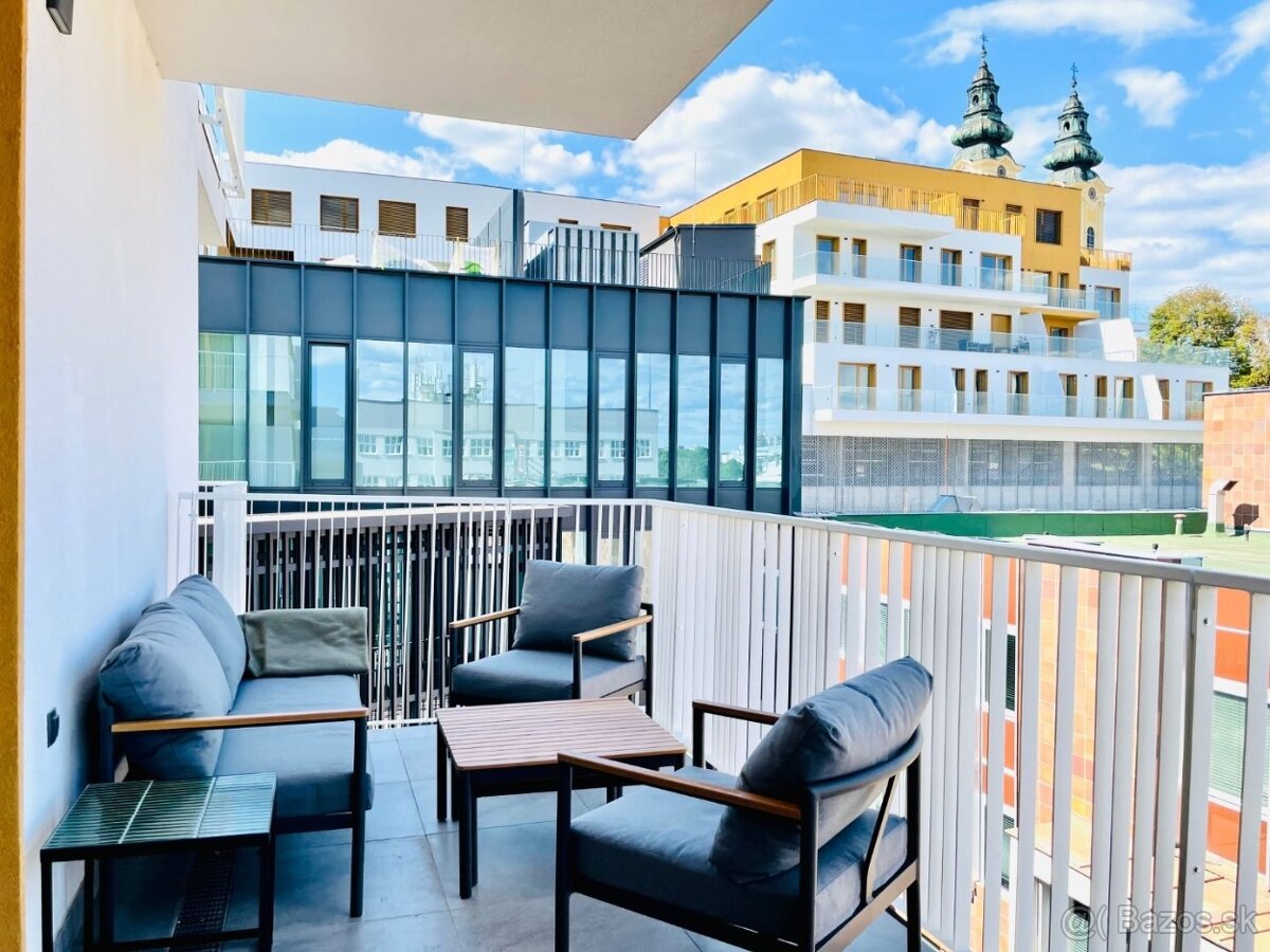 Prenájom 3 izb. byt, Orbis, 2x terasa, garáž. státie - 18