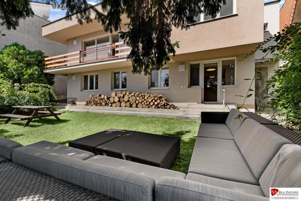 REB.sk Prenájom moderný 8 izbový RD, 250 m2,Sološnicka ul, K - 18