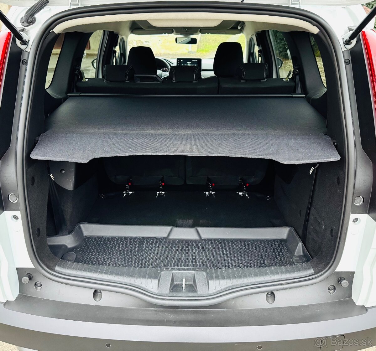 Dacia Jogger 1,0 TCe 81KW LIMITED EDITION,NAVI,7 MIST - 18