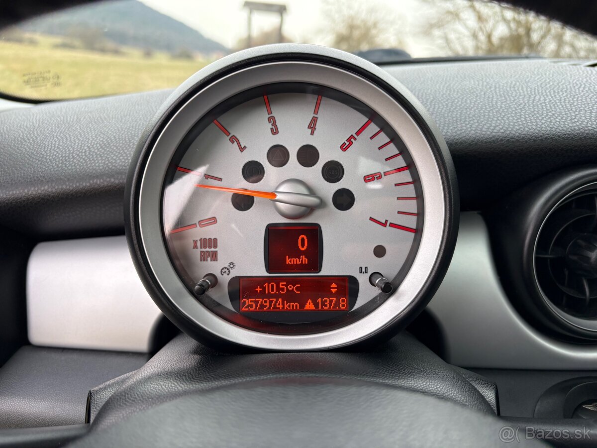 MINI cooper D R56 1,6 diesel 80kw - 18