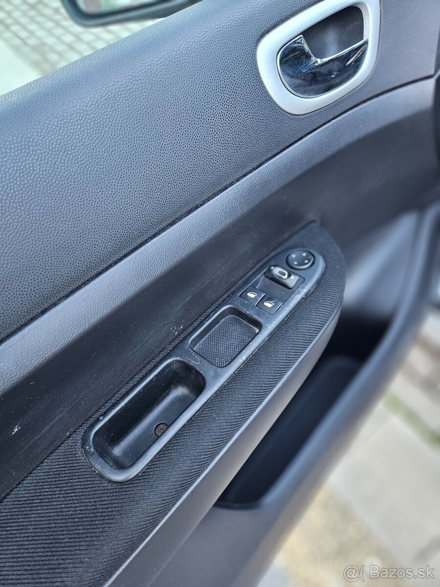 Peugeot 307 1.6 HDi – spoľahlivý hatchback s nízkouSpotrebou - 18