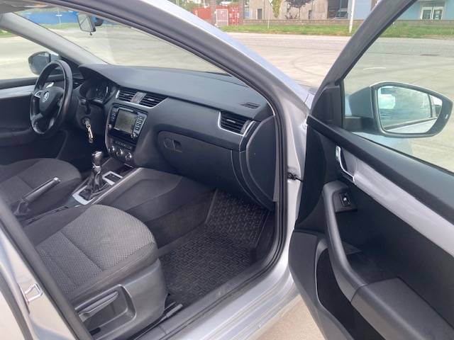Škoda Octavia combi 1.6 TDI, 2016, 81kW, NAVI - 18