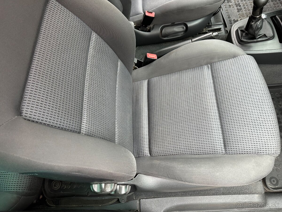 Volkswagen Sharan 2,0TDi 103Kw Comfortline 7 miest - 18