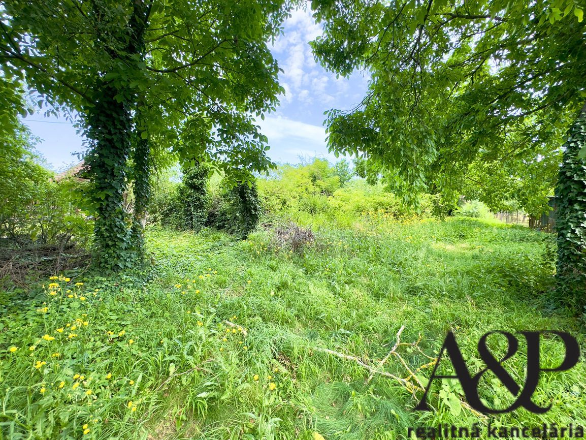 NA PREDAJ 4 IZB. RODINNÝ DOM, POZEMOK 1166M2, KOVÁLOVEC, okr - 18