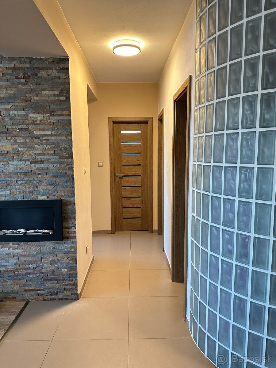 Veľkometrážny 3 izbový byt v centre mesta Nitra - 18