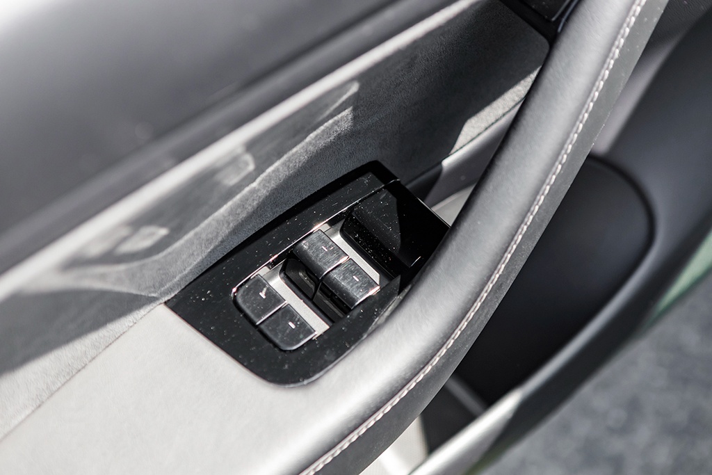 Tesla Model 3 Performance 82kWh AWD 377kW 06/2020 - 18