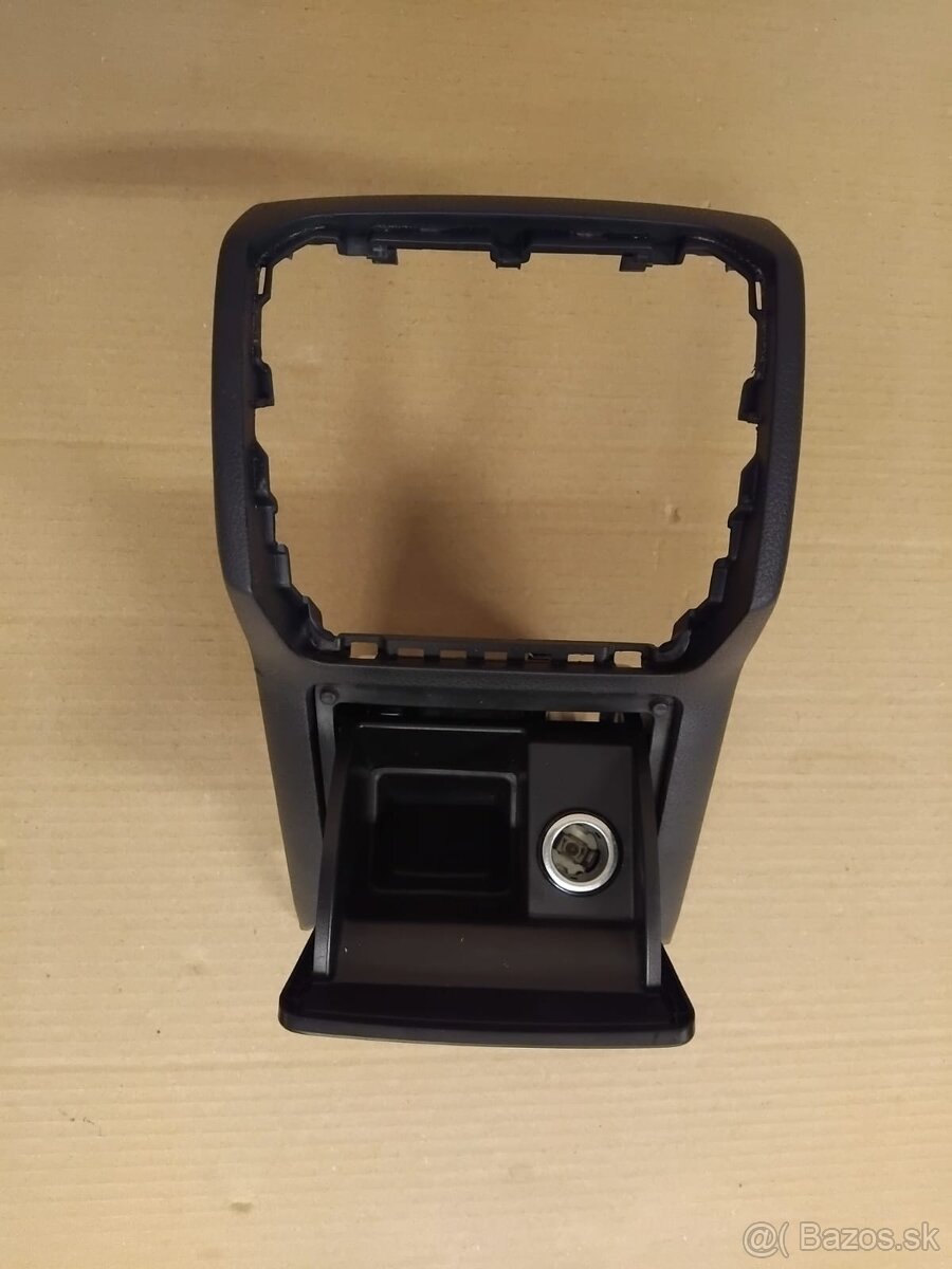 rozpredám interiér Superb 3 - 18