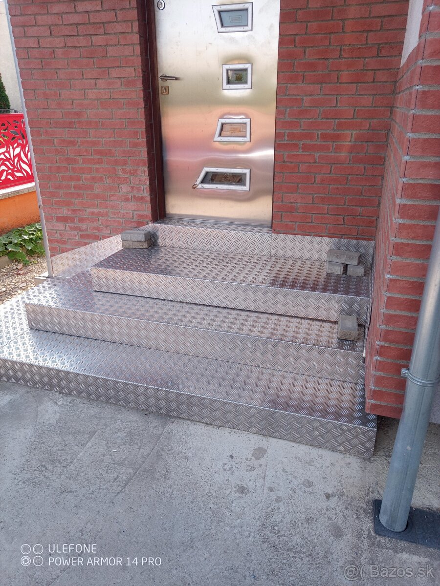 DKsteel kovovýroba, drevovýroba . GO - 18