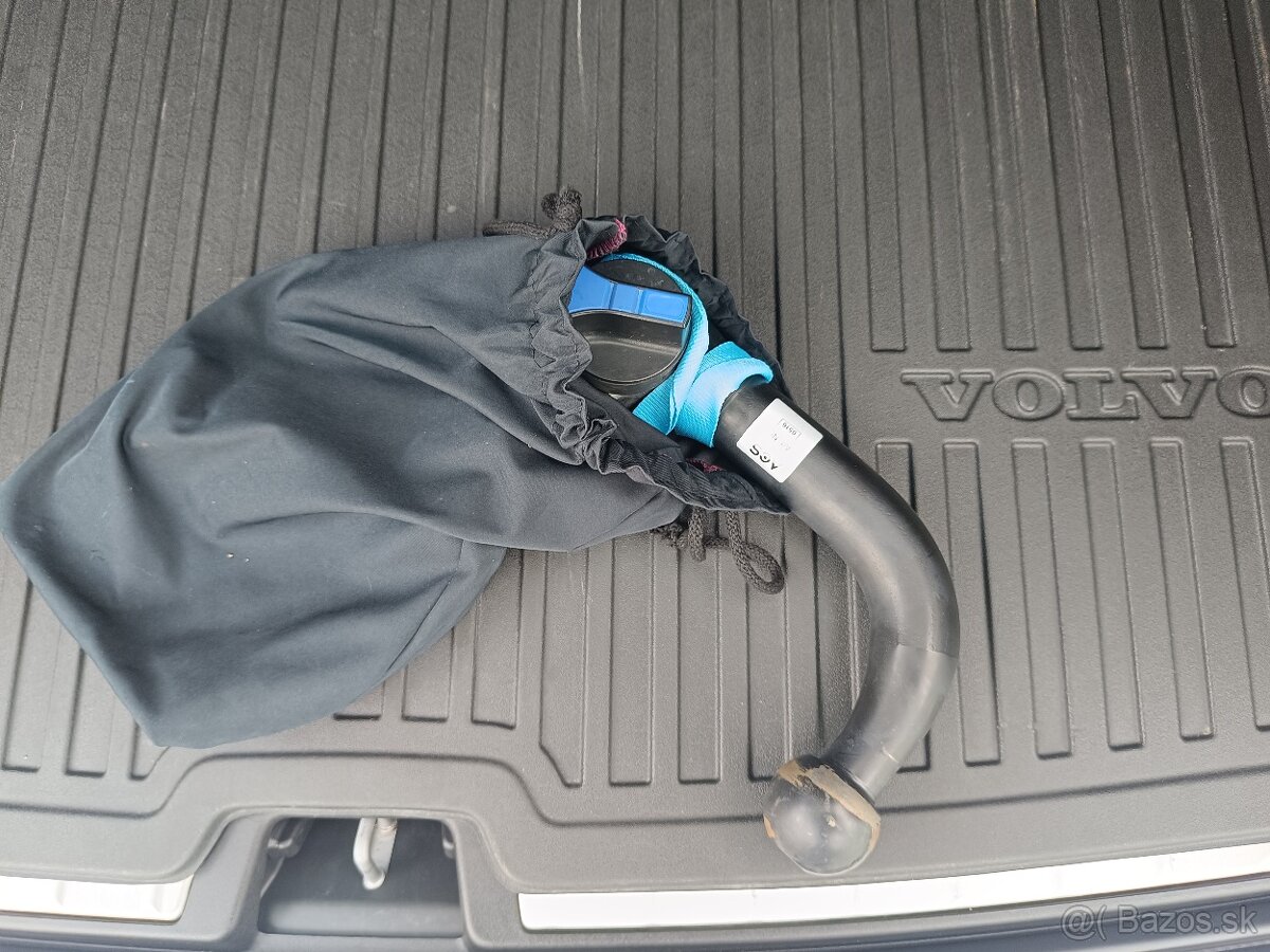 Volvo XC60 2.0 diesel + mHEV 145 kW, AWD Automat, r.v.5/2022 - 18