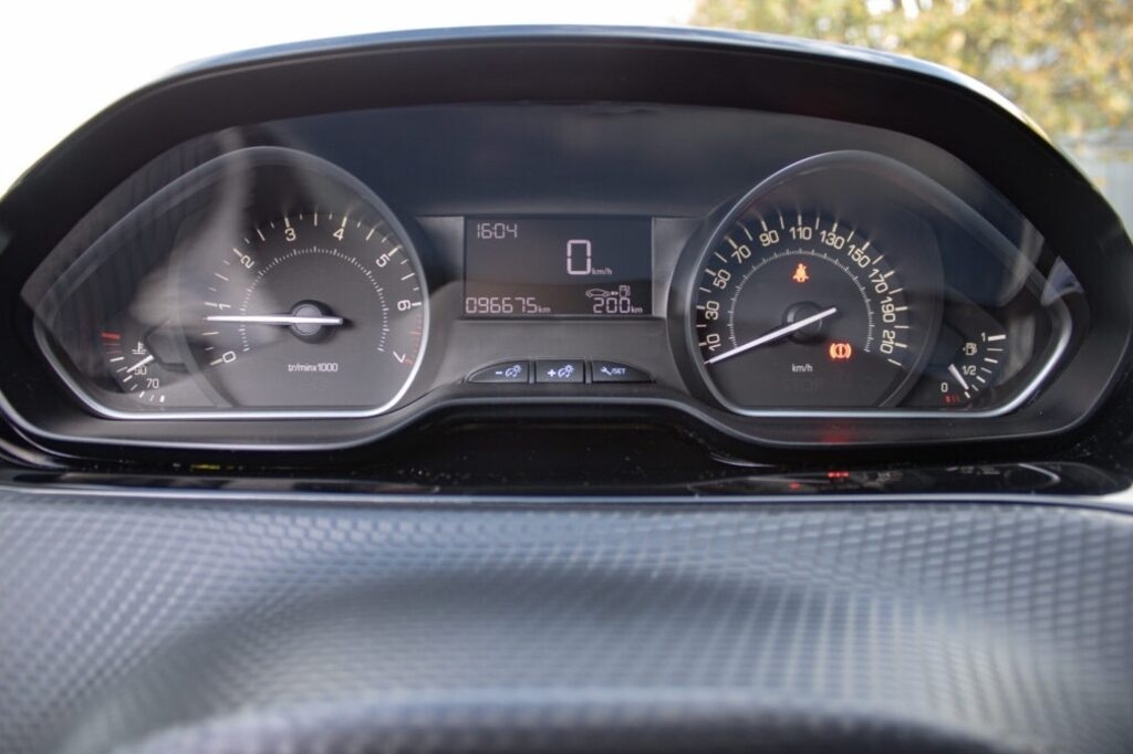 Peugeot 2008 1.2 PureTech Style - 18