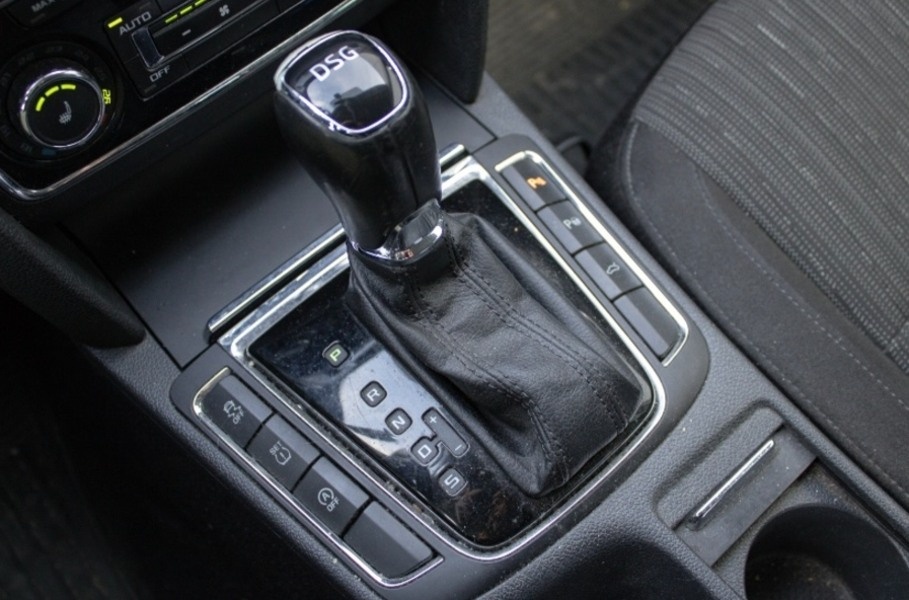 ŠKODA SUPERB 2.0 TDI DSG - 18