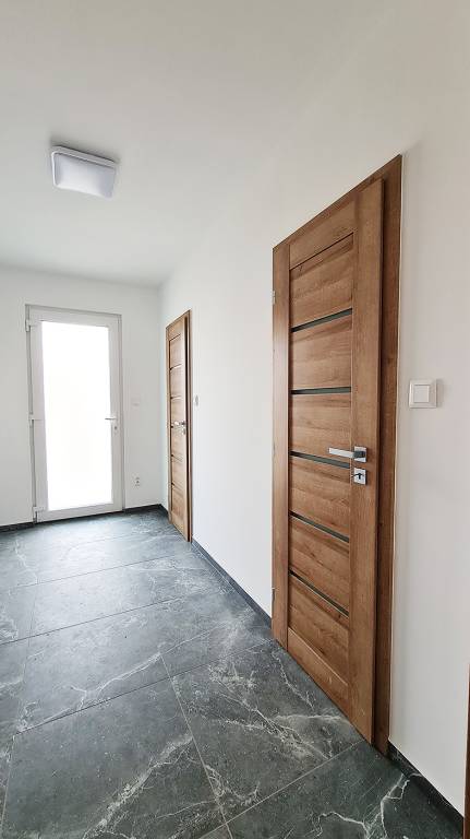 Priestranný, moderný bungalov, dokončený na kľúč / NOVOSTAVB - 18