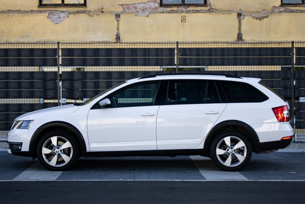 Škoda Octavia SCOUT 2.0 TDI DSG 4x4 - 18