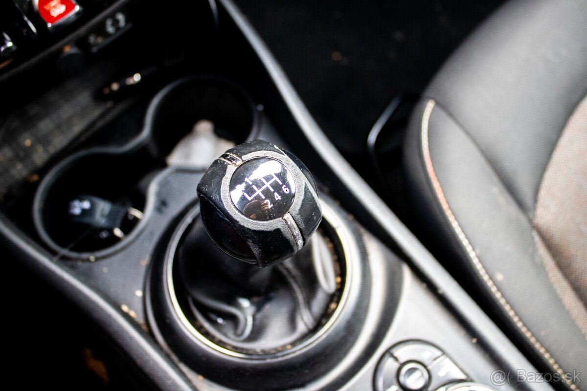 Mini Clubman Cooper D - 18