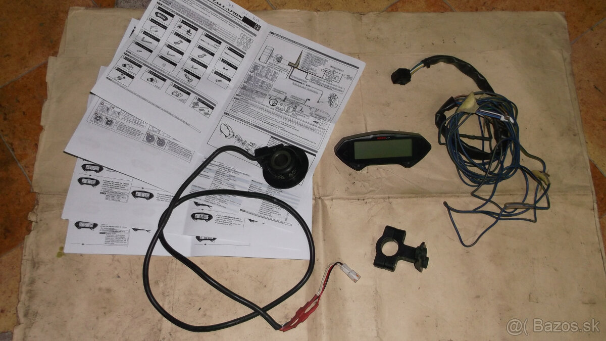 Suzuki SV 650 r.98- 02-díly ze tří kusů - 18