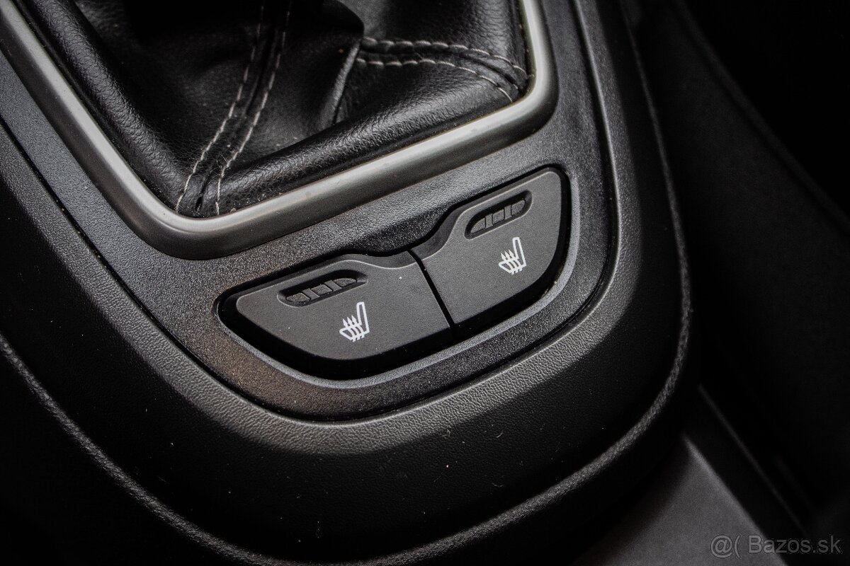 Lada Vesta SW Cross 1.6 MPI, 75kW, M5 - 18