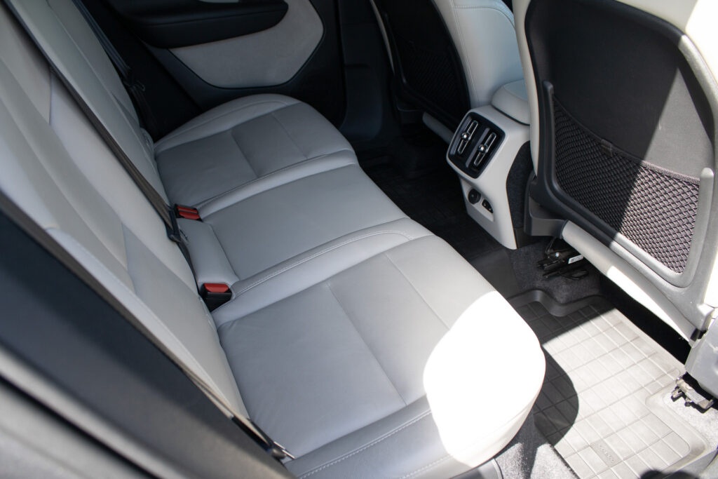 Volvo XC40 D4 Momentum (2018) - 18