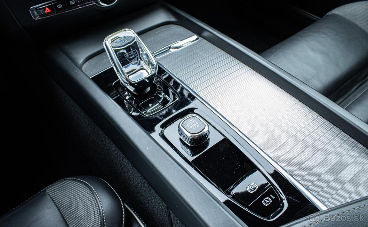 Volvo V60 B4 2.0d mHEV 145kW 2023 automat - 18