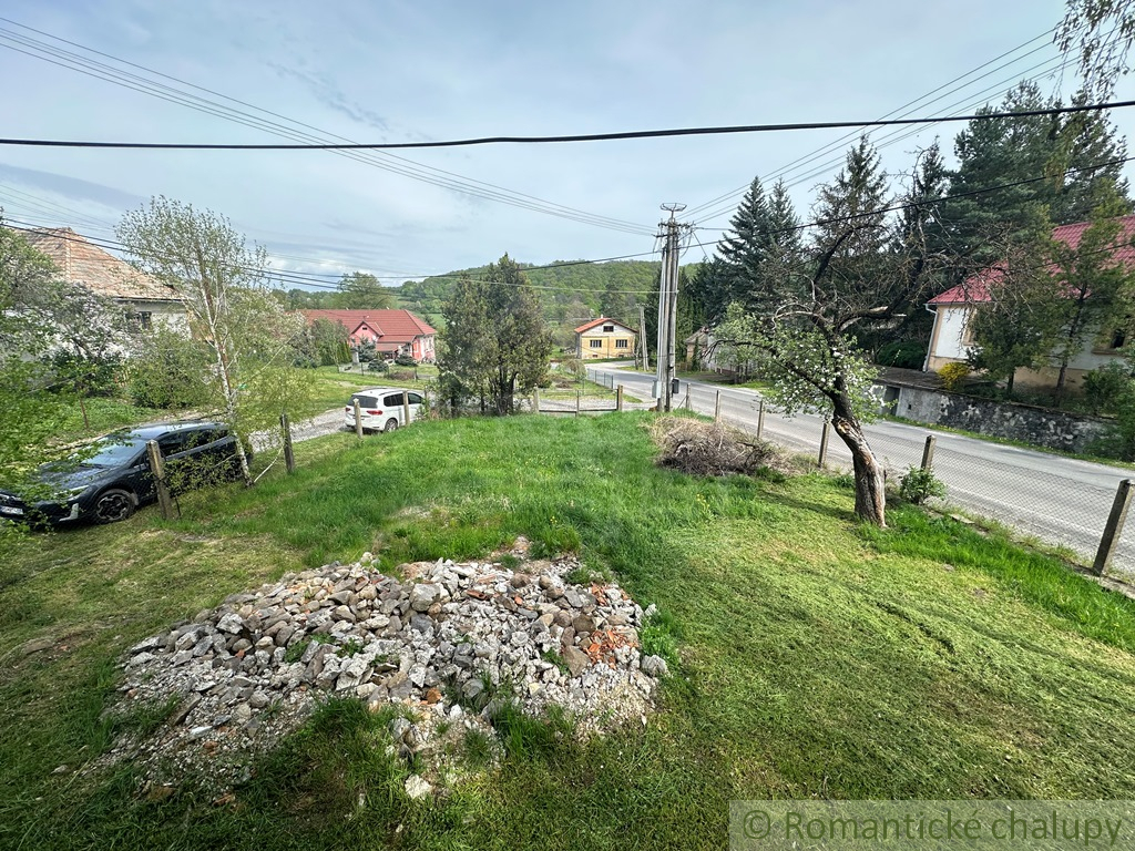 Exkluzívne: 100-ročná škola v Lukovištiach - 18