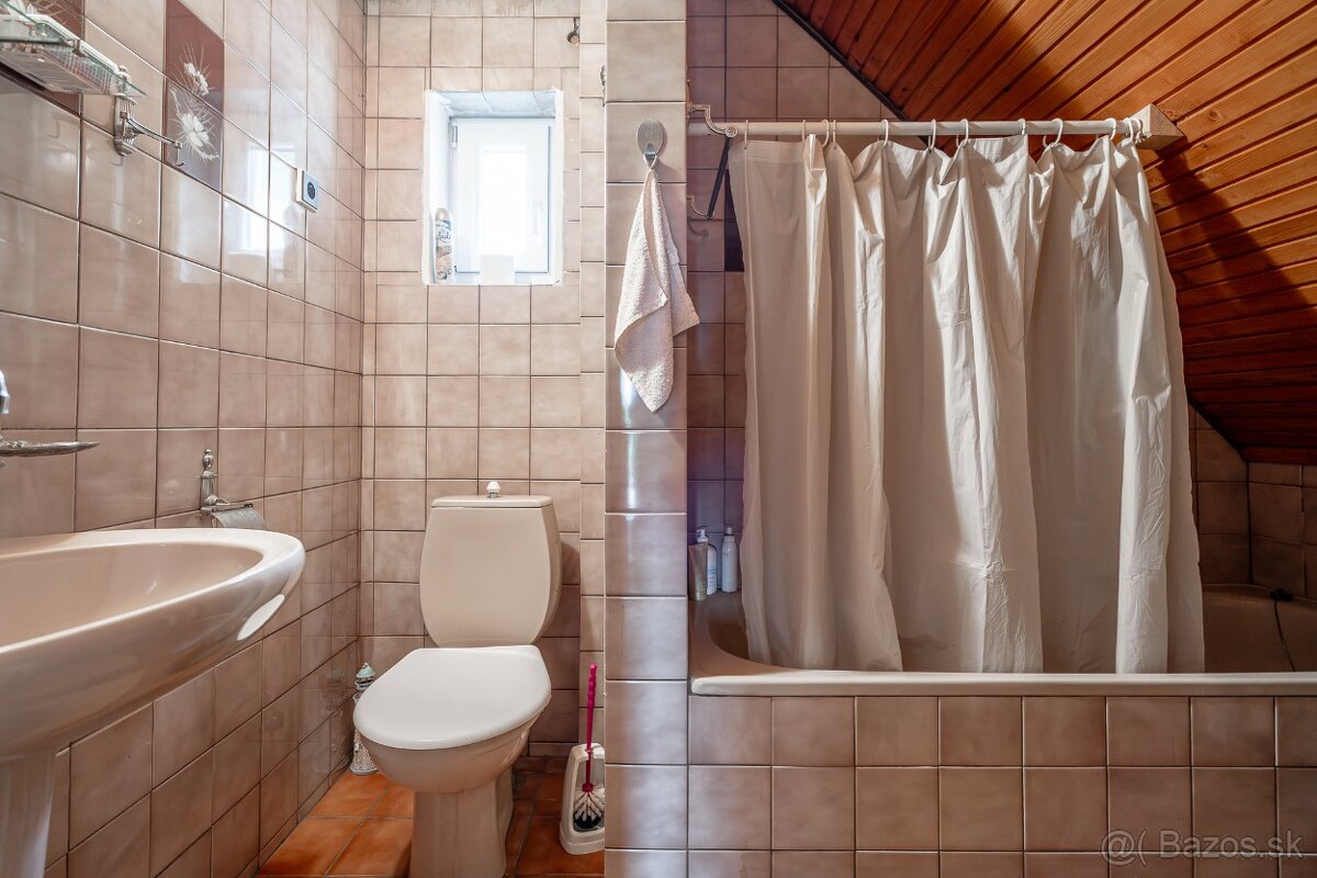 6 izbový rodinný dom v prírode - 18