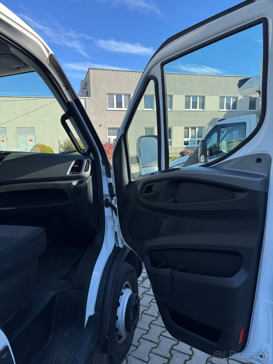 Iveco Daily 70C18 - 18