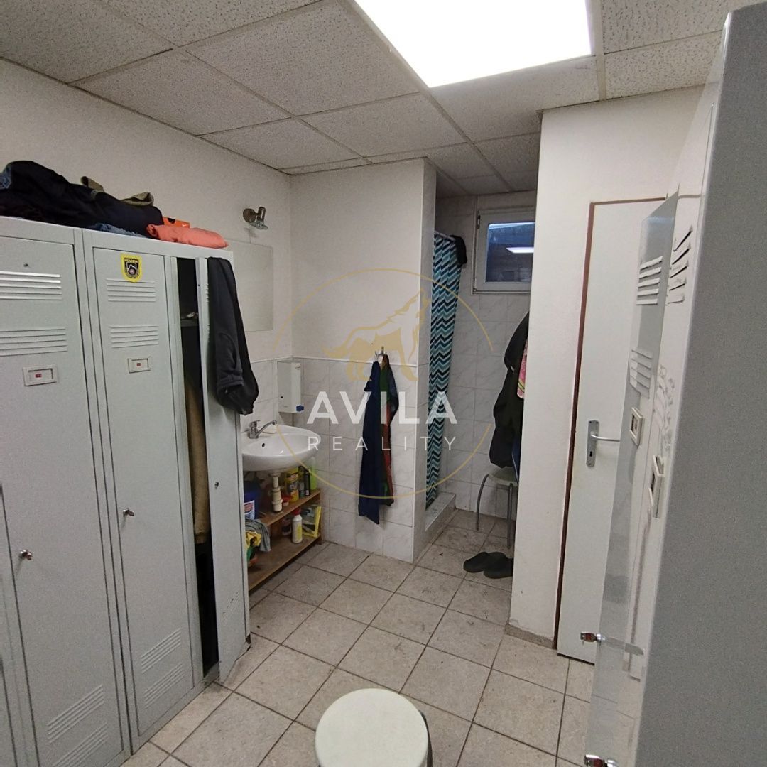 PREDAJ: SKLADOVÝ, VÝROBNO-PREVÁDZKOVÝ AREÁL - 18