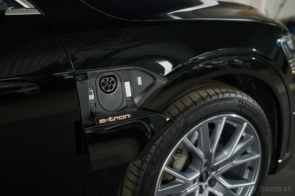 Audi e-tron 55 300kW S-line DigiLED Matrix NightV Pano Tažné - 18