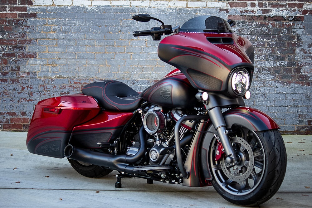 HARLEY DAVIDSON FLHXS STREET GLIDE CUSTOM SPECIAL - 18