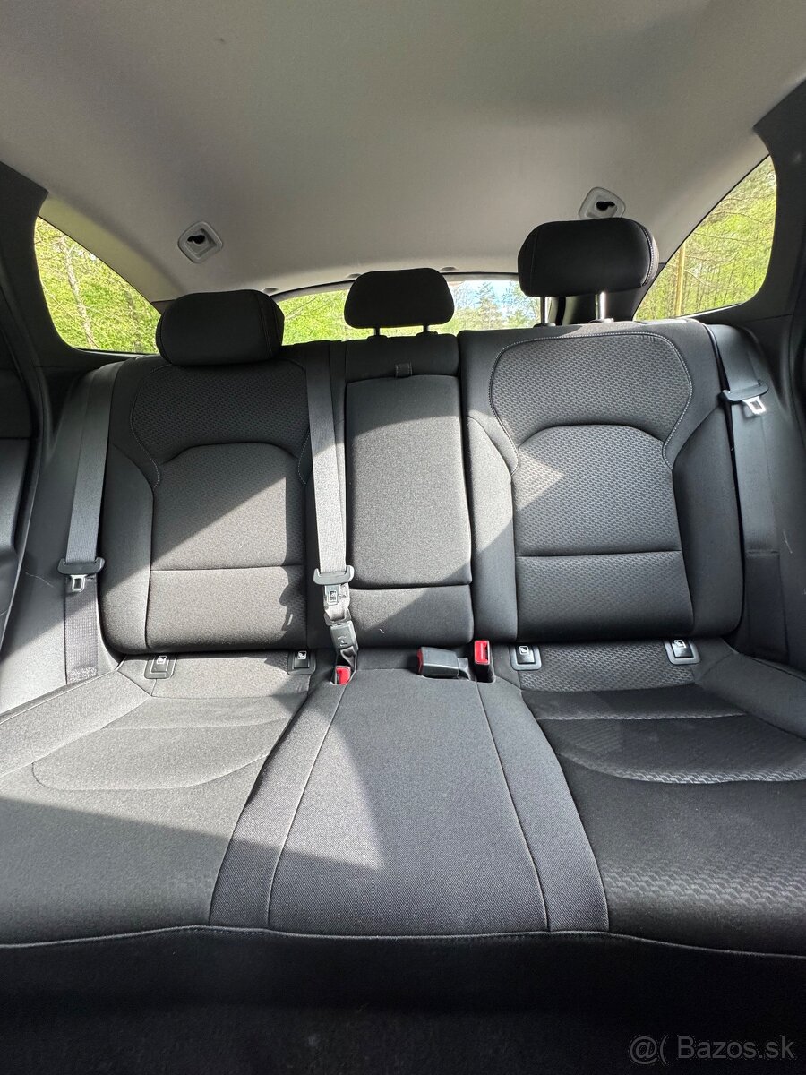 Hyundai i30cw family 1.6crdi - 18