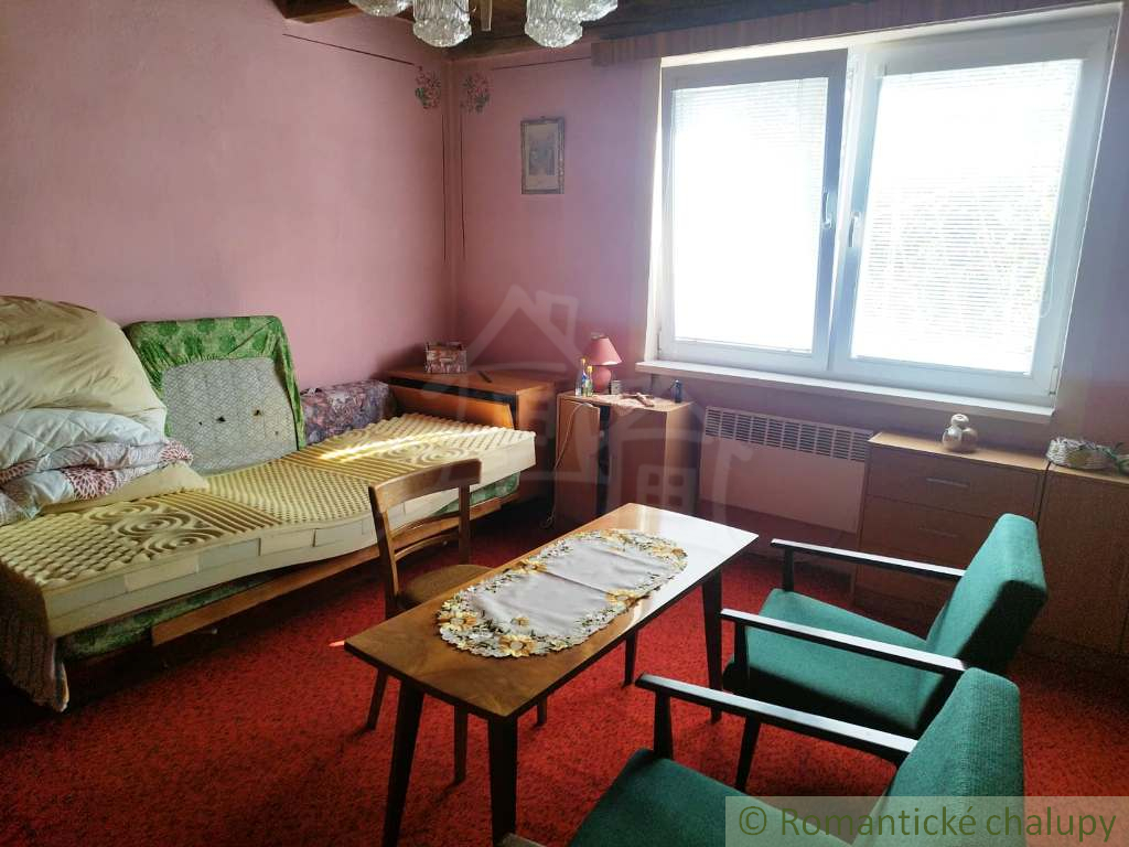 Z časti rekonštruovaný gazdovský dom v obci Hrušov - 18