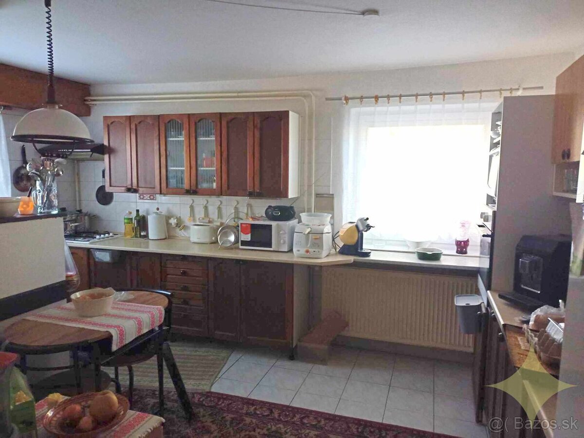 Predaj - výmena 2-oj generačný rodinný dom s veľkým pozemkom - 18